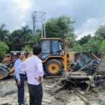 In Vaishali, Authority’s Bulldozer Demolishes Illegal Constructions; Land Freed After Removal of Gaushala, Locals Applaud the Step IMAGE CREDIT TO AUTHORITY