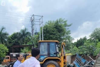 In Vaishali, Authority’s Bulldozer Demolishes Illegal Constructions; Land Freed After Removal of Gaushala, Locals Applaud the Step IMAGE CREDIT TO AUTHORITY