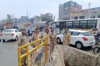 Police Department Working to Make Ghaziabad Jam-Free, 152 Challans Issued in BNSS IMAGE CREDIT TO POLICE
