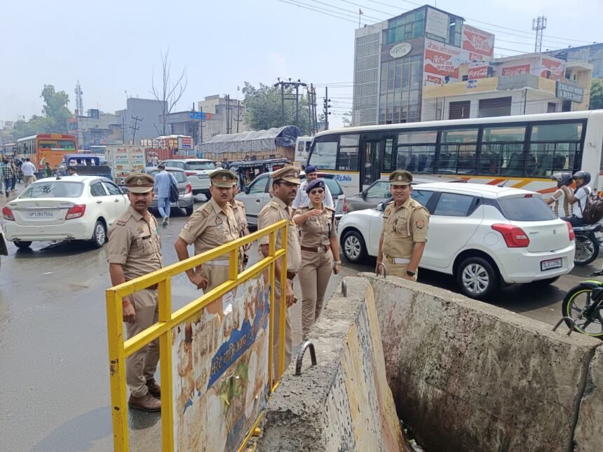 Police Department Working to Make Ghaziabad Jam-Free, 152 Challans Issued in BNSS IMAGE CREDIT TO POLICE