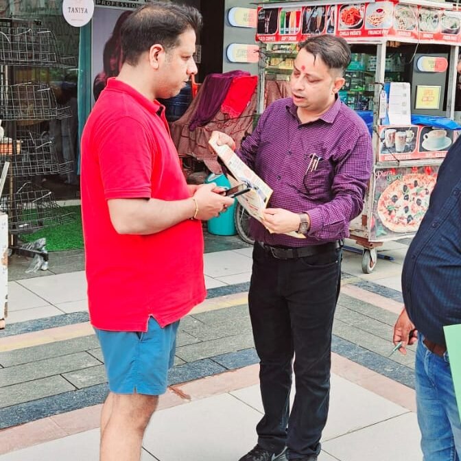 गाजियाबाद में सिद्धार्थ विहार और लोनी मंडल योजना के फ्लैटों पर शुरू हुआ विशेष पंजीकरण, आवास विकास का मकसद हर वर्ग तक घर पहुँचाना : संपत्ति प्रबंधक अधिकारी प्रवीन सिंह रावत 2 WhatsApp Image 2025 09 06 at 8.01.51 PM edited