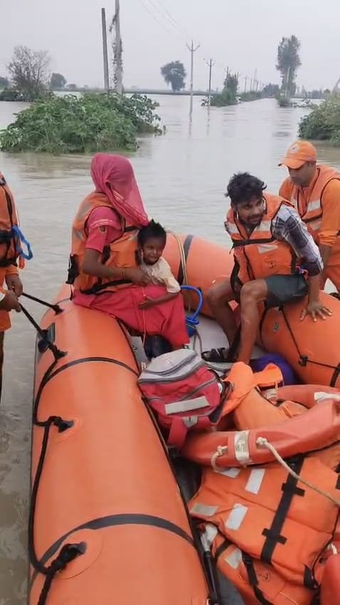 NDRF Demonstrates Readiness, Rescues Four-Member Family Including Pregnant Woman from Floodwaters IMAGE CREDIT TO REPORTER