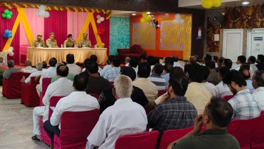 Vijaynagar Police Share Information on Beat System IMAGE CREDIT TO POLICE