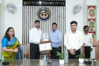 Grand Celebration of Shikshakotsav 2025 in Ghaziabad: 51 Teachers, Female Teachers, and Shiksha Mitras Honored IMAGE CREDIT TO INFORMATION DEPARTMENT