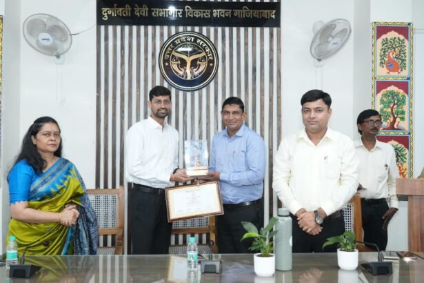 Grand Celebration of Shikshakotsav 2025 in Ghaziabad: 51 Teachers, Female Teachers, and Shiksha Mitras Honored IMAGE CREDIT TO INFORMATION DEPARTMENT