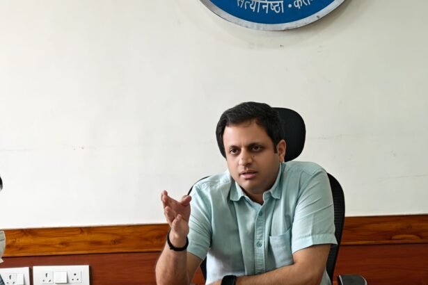 Street Dogs Sterilization: Ghaziabad to Soon Get 3 Animal Birth Control Centers; Municipal Commissioner Holds Meeting with Officials IMAGE CREDIT TO NAGAR NIGAM