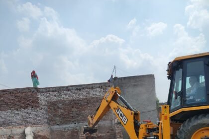 Major GDA Action on Illegal Colony in Flood-Prone Area of Siddharth Vihar IMAGE CREDIT TO AUTHORITY
