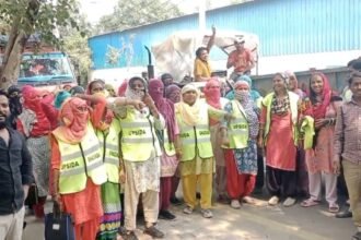 UP CIDCO Sanitation Workers Protest Over Non-Payment of Salaries IMAGE CREDIT TO REPORTER