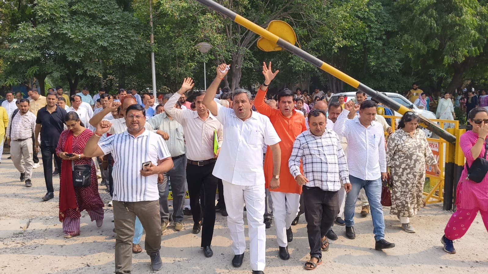 Primary Teachers' Association Calls Mandatory TET a Dictatorial Decision IMAGE CREDIT TO Teachers Union