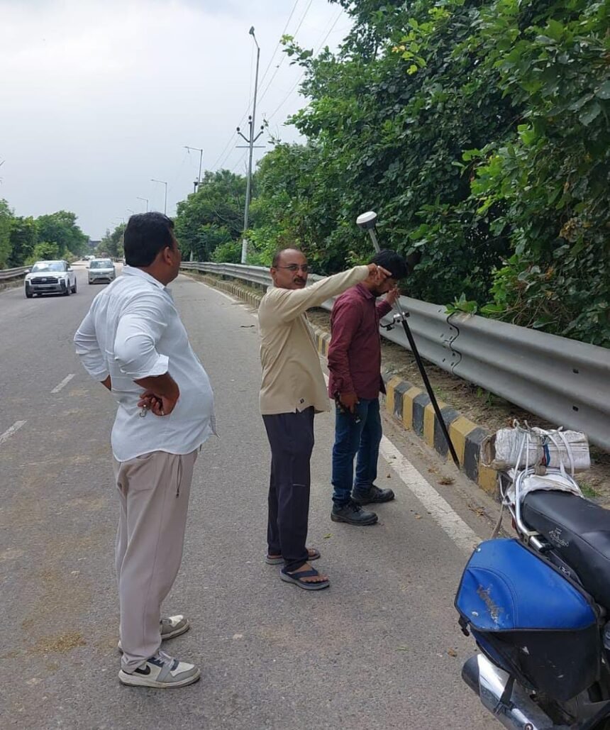 A major initiative has been taken to eliminate the traffic jam problem on the roads of Rajnagar Extension IMAGE CREDIT TO AUTHORITY