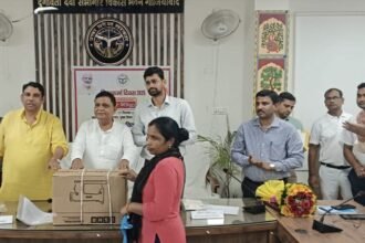 Vishwakarma Day: MP Atul Garg Leads Program, Photo by Information Department