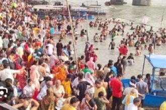 Ganga Bathing on Pitru Amavasya at Brajghat: Thousands of Devotees Gather, Highway Jam Adds to the Difficulties IMAGE CREDIT TO REPORTER