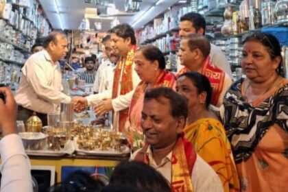 GST Savings Festival in Bijnor: Under the leadership of MP Chandan Chauhan, BJP workers increased outreach to traders IMAGE CREDIT TO REPORTERS