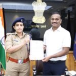 The brave female police team was honored by the Police Commissioner IMAGE CREDIT TO POLICE