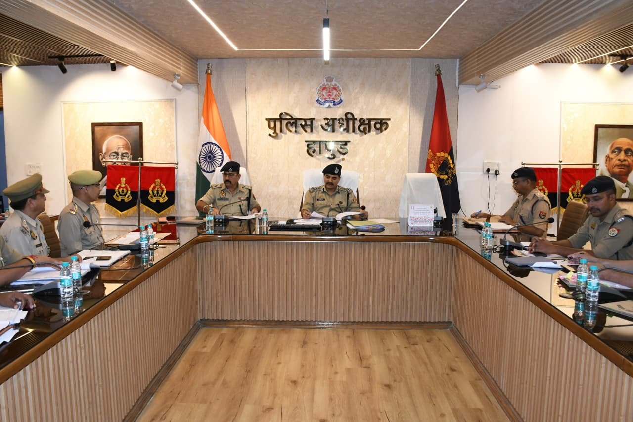 DIG Kalanidhi Nathani inspected the Mission Shakti centers in Hapur IMAGE CREDIT TO POLICE