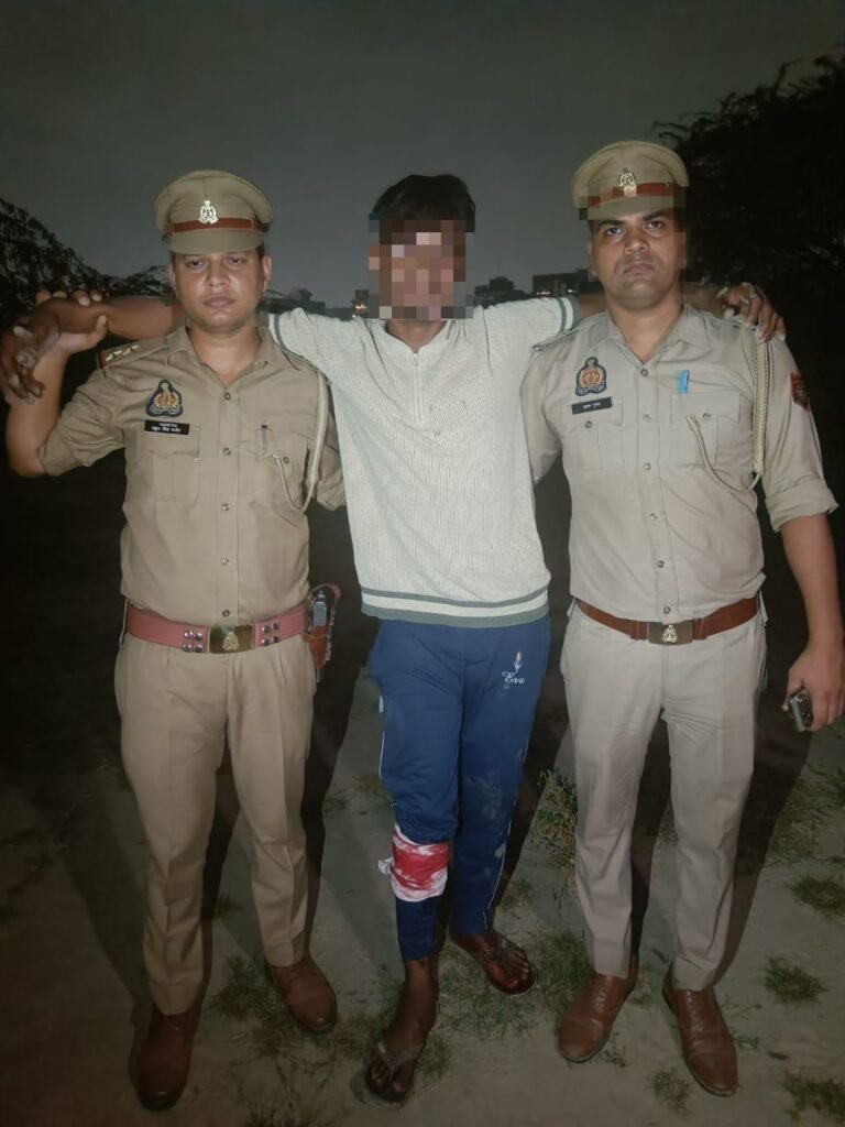 ऑपरेशन लंगड़ा : मुठभेड़ में एक लुटेरों को इंदिरापुरम पुलिस ने किया गिरफ्तार, पैर में लगी गोली 2 WhatsApp Image 2025 09 30 at 9.07.12 PM