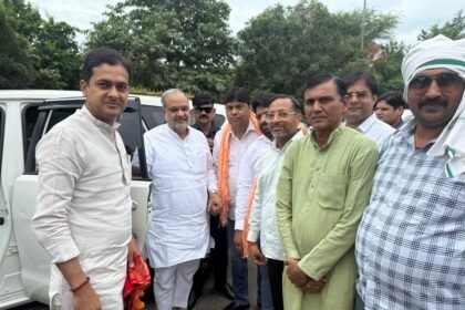 Bhupendra Singh Chaudhary, the BJP state president, was warmly welcomed in Jewar while on his way to Hathras IMAGE CREDIT TO BJP