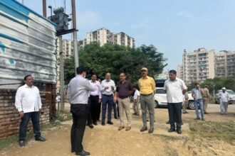 To accelerate construction work in Rajnagar Extension, Vice Chairman Atul Vats conducted a surprise inspection IMAGE CREDIT TO AUTHORITY