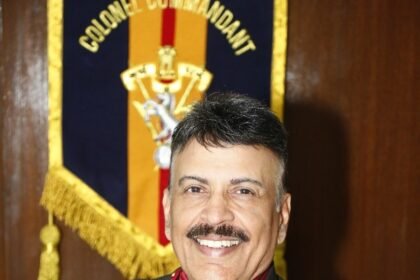 Lieutenant General Rajeev Kumar Sahni has assumed command of the EME (Electrical and Mechanical Engineers) and paid tribute to the martyrs at the National War Memorial IMAGE CREDIT TO EME