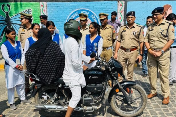 School girls teamed up with traffic police to spread the message of safe driving to motorists IMAGE CREDIT TO POLICE