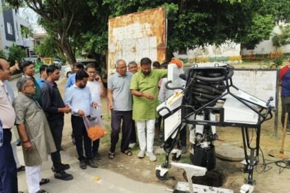 Seewer manhole cleaning begins with Bandicoot robot, accidents will be prevented IMAGE CREDIT TO POLICE