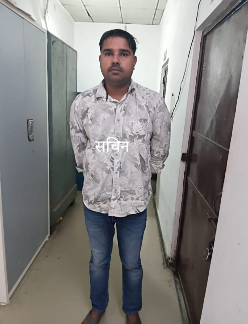 Two police officers have been arrested for conspiracy to help a prisoner escape from Dasna Jail IMAGE CREDIT TO POLICE