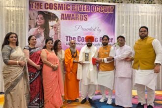 World-renowned astrologer Bakshish Singh Bawa received the ‘Cosmic River Occult Award’ in an evening of spirituality that sparkled in the presence of over 200 astrologers IMAGE CREDIT TO प्रो. बावा