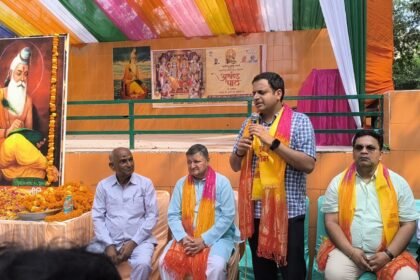 Maharshi Valmiki Jayanti Celebrated with Great Enthusiasm in Ghaziabad, Municipal Commissioner Appeals to Maintain Cleanliness IMAGE CREDIT TO NAGAR NIGAM