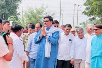 Thanks to the efforts of Jewar MLA Dhirendra Singh, the construction of the road from Mandi Shyam Nagar to Astoli Phatak has begun. This project brings a relief gift to the villagers IMAGE CREDIT TO REPORTER