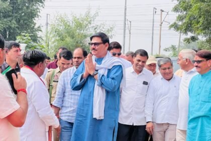 Thanks to the efforts of Jewar MLA Dhirendra Singh, the construction of the road from Mandi Shyam Nagar to Astoli Phatak has begun. This project brings a relief gift to the villagers IMAGE CREDIT TO REPORTER