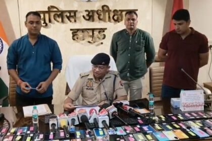 Cyber team achieves a major success: 214 mobiles worth ₹48 lakhs recovered. The phones were returned to their owners, bringing smiles to their faces IMAGE CREDIT TO POLICE
