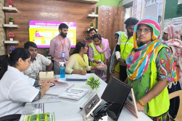 Mission Shakti-5: Following the orders of the Municipal Commissioner, health check-ups are being conducted for female sanitation workers to ensure their well-being and safety IMAGE CREDIT TO NAGAR NIGAM