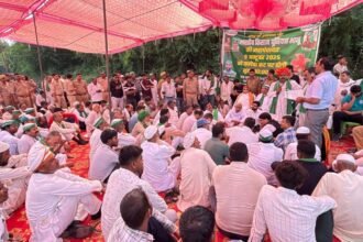 Indian Farmers Union (Bhanu) Panchayat at Phleda Khat, intense discussion on farmers' issues IMAGE CREDIT TO KISHAN UNION