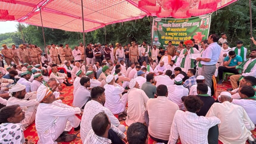 Indian Farmers Union (Bhanu) Panchayat at Phleda Khat, intense discussion on farmers' issues IMAGE CREDIT TO KISHAN UNION