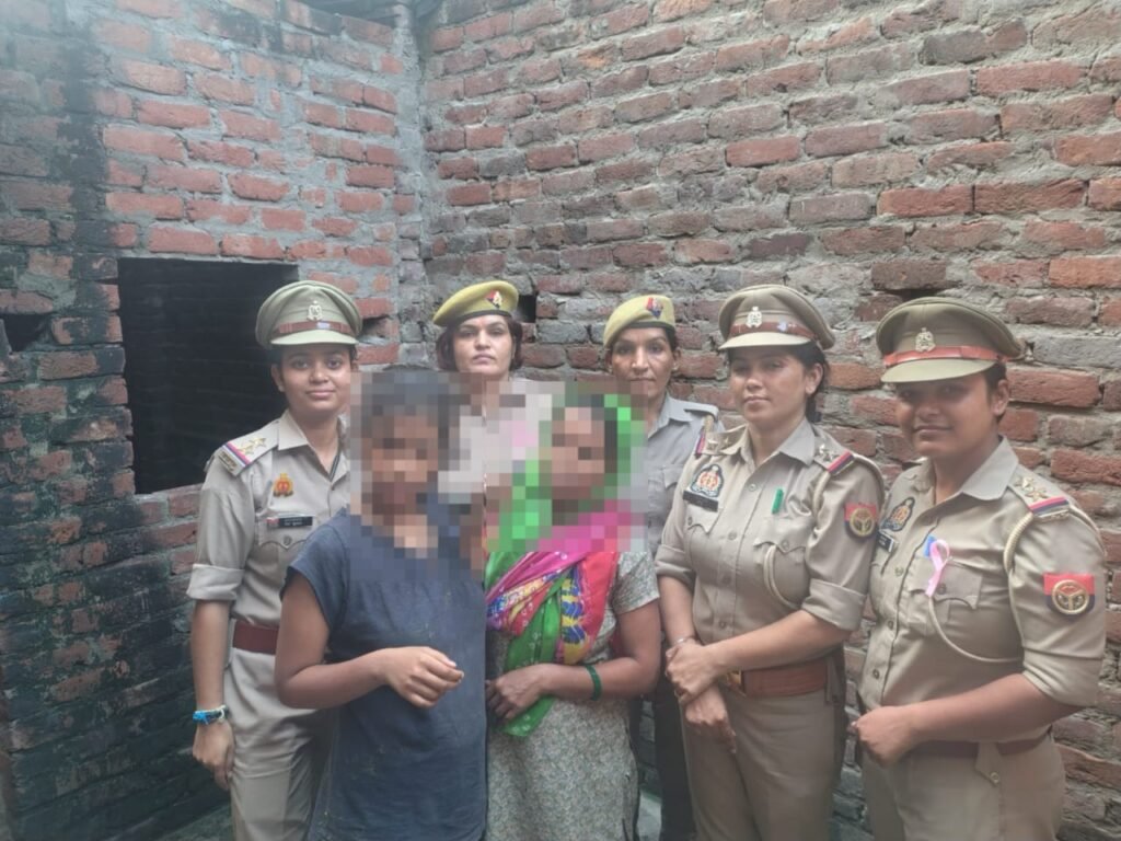नंदग्राम पिंक बूथ पुलिस ने मात्र 3 घंटे में गुमशुदा बच्ची को तलाश कर परिजनों को किया सपुर्द 2 WhatsApp Image 2025 10 10 at 7.20.00 PM