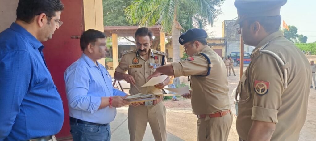 भोजपुर में गोल्डन ट्रैनिंग एजेंसी पर एडिशनल सीपी आलोक प्रियदर्शी ने मारा छापा, अवैध पटाखों की करोड़ो की खेप बरामद 2 WhatsApp Image 2025 10 10 at 8.19.59 PM