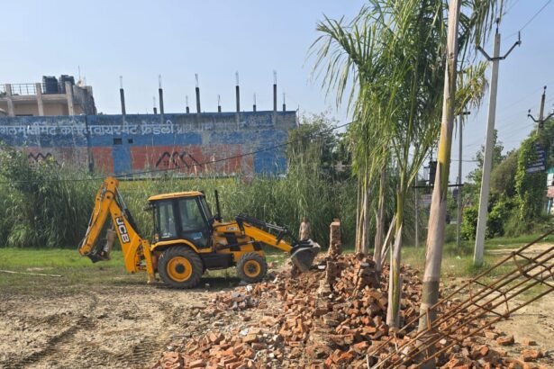 GDA's Bulldozer in Modinagar Again: Illegal Colony Spreading Over 17,000 Sq. Meters Demolished, Colonizers' Protest Ineffective IMAGE CREDIT TO AUTHORITY