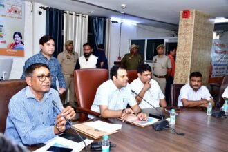 Diwali Decoration Competition: Municipal Commissioner Holds Meeting with Traders IMAGE CREDIT TO NAGAR NIGAM