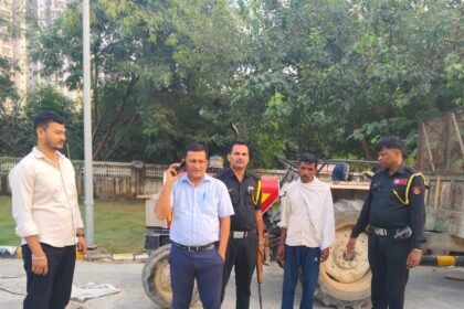 Strict action by Greater Noida Authority on illegal waste disposal; fine of two lakh imposed on four tractor trolleys IMAGE CREDIT TO AUTHORITY