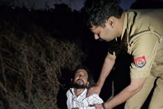 Modinagar police arrested two robbers in an encounter, one of them sustained a bullet injury in his leg IMAGE CREDIT TO POLICE