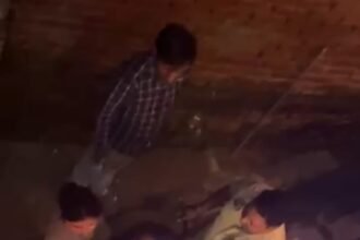 Police's aggressive attitude exposed in Bijnor, the inspector who dragged a woman by her hair suspended IMAGE CREDIT TO REPORTER