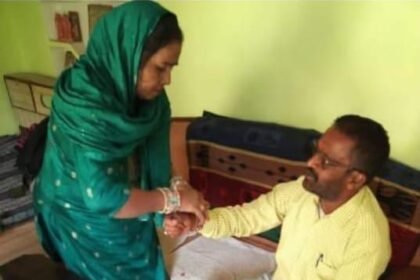 The sweetness of brotherhood filled the air on Bhai Dooj, as sisters applied tilak and prayed for their brothers’ long life IMAGE CREDIT TO REPORTER