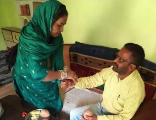 The sweetness of brotherhood filled the air on Bhai Dooj, as sisters applied tilak and prayed for their brothers’ long life IMAGE CREDIT TO REPORTER