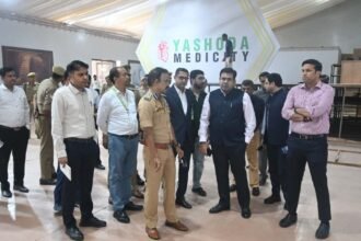 Meerut Divisional Commissioner inspected the preparations at Yashoda Medicity Center for the President's program IMAGE CREDIT TO INFORMATION DEPARTMENT