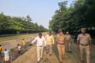ACP Priyashree Pal inspected the Chhath Ghats in the Wave City police jurisdiction IMAGE CREDIT TO POLICE