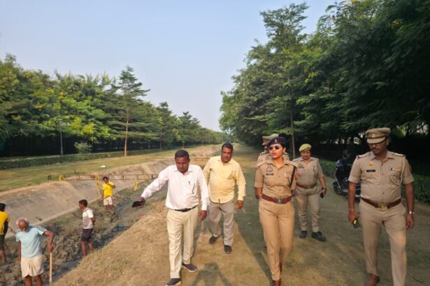 ACP Priyashree Pal inspected the Chhath Ghats in the Wave City police jurisdiction IMAGE CREDIT TO POLICE