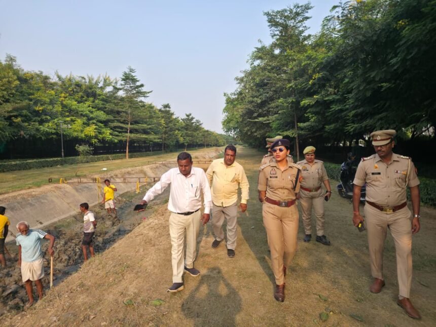 ACP Priyashree Pal inspected the Chhath Ghats in the Wave City police jurisdiction IMAGE CREDIT TO POLICE