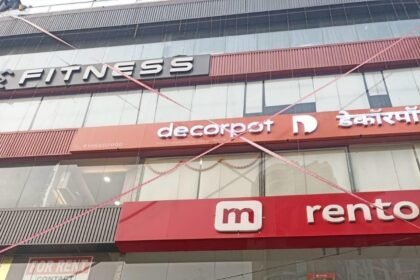 The GDA’s bulldozer has now rolled into Indirapuram: several properties face sealing and demolition action IMAGE CREDIT TO AUTHORITY