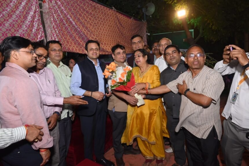 The municipal corporation made arrangements at the ghats, while the police remained on high alert IMAGE CREDIT TO NAGAR NIGAM