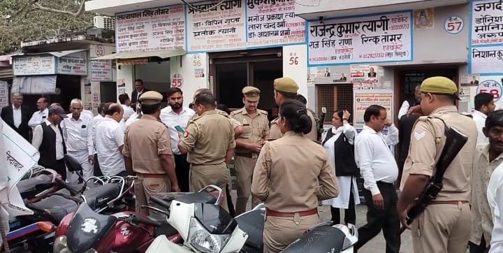 Clash erupts among lawyers in the court complex, causing panic due to a scuffle; police intervened to restore order, while a boycott threat was issued over inaction IMAGE CREDIT TO POLICE